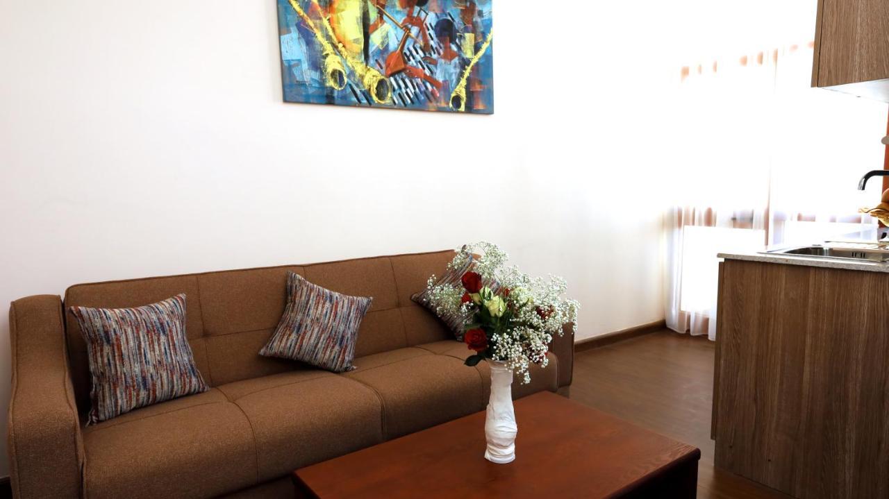 Black Horse Hotel Apartment Аддис-Абеба Экстерьер фото