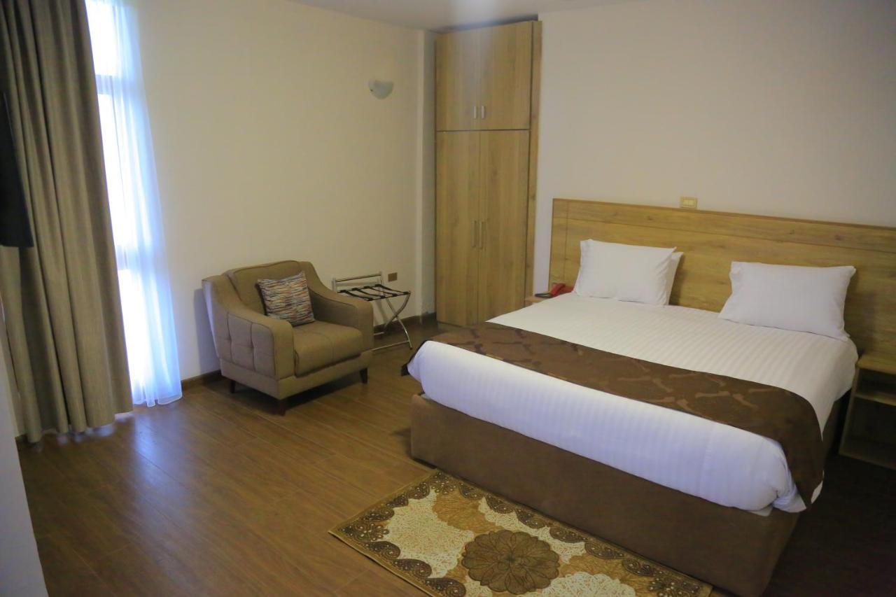 Black Horse Hotel Apartment Аддис-Абеба Экстерьер фото